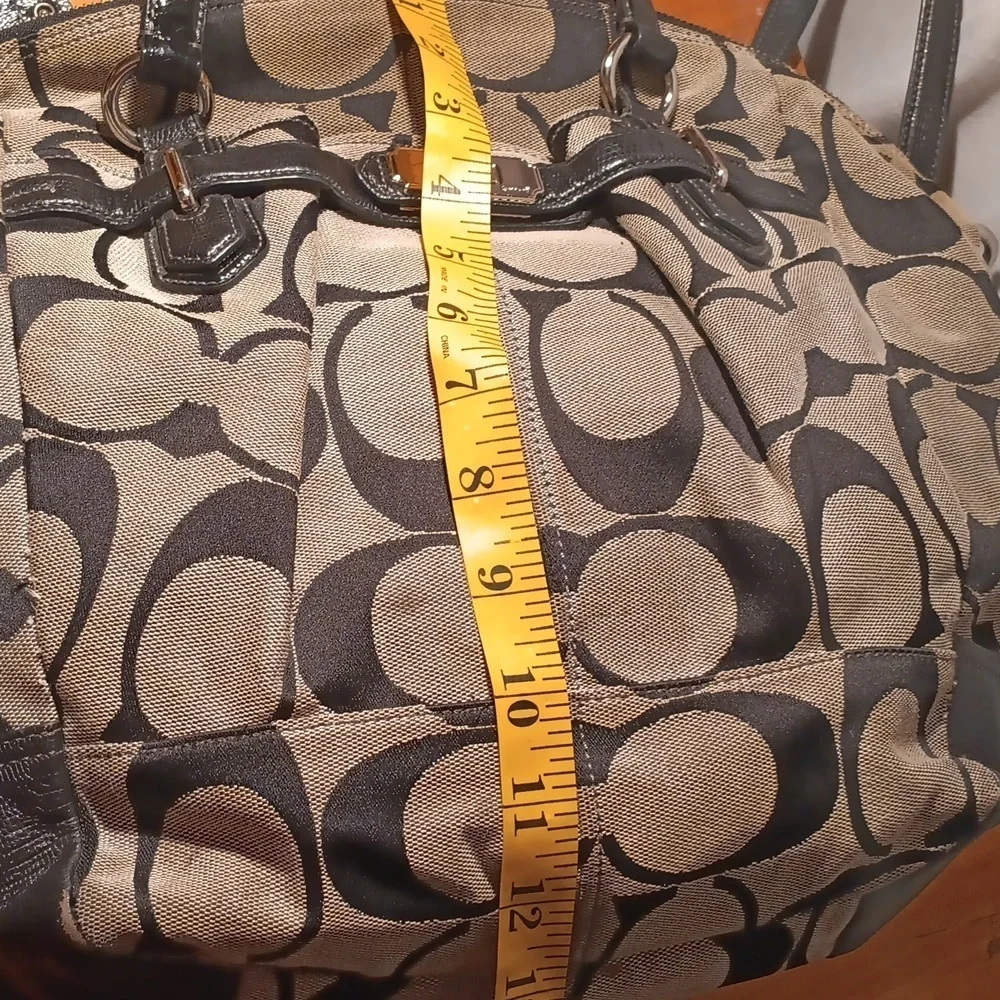 Coach Stylish Black and Tan Women's Bag - Picture 6 of 12